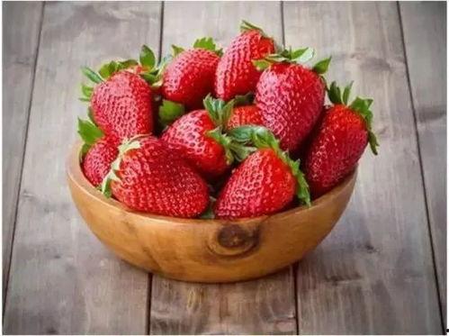 仙仙小草莓吃瓜爆料,娱乐圈惊天大瓜，真相即将揭晓！